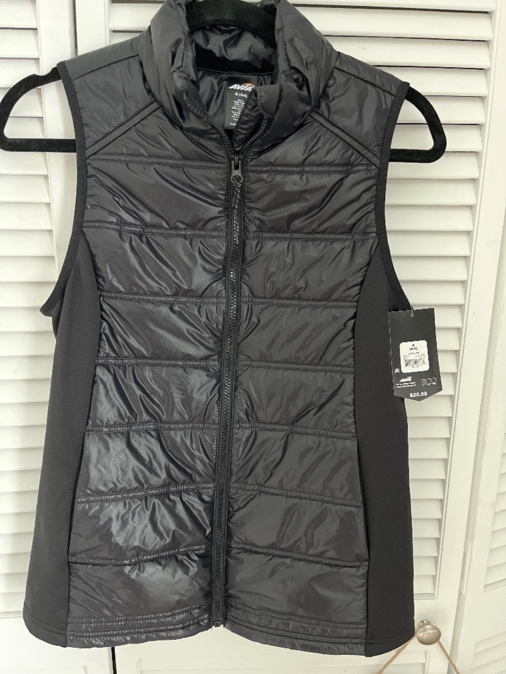 AVIA sports vest , New with Tags ! Size small